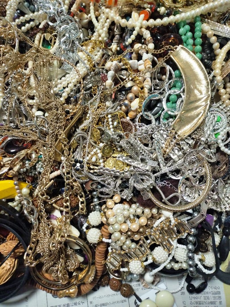 アクセサリーまとめ売り 遺品、整理品、ジャンク品 約12.2kg - メルカリ