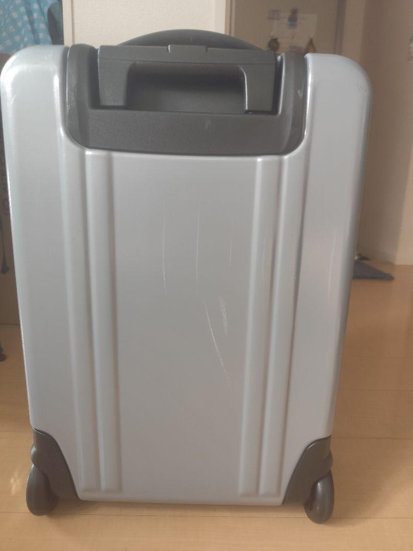 ゼロハリバートン キャリーケース 機内持ち込みサイズ