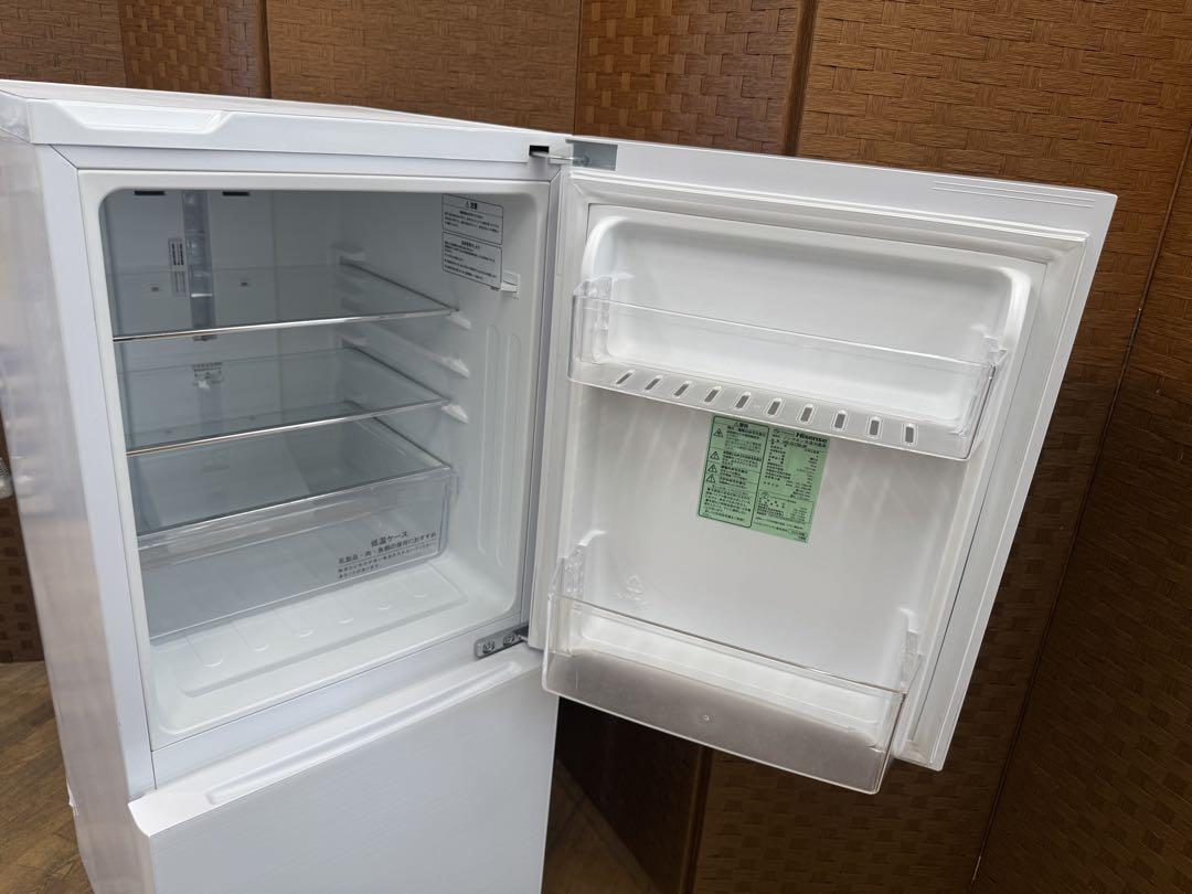 F033 Hisense 2ドア　冷蔵庫　ガラス扉　2020年　134L