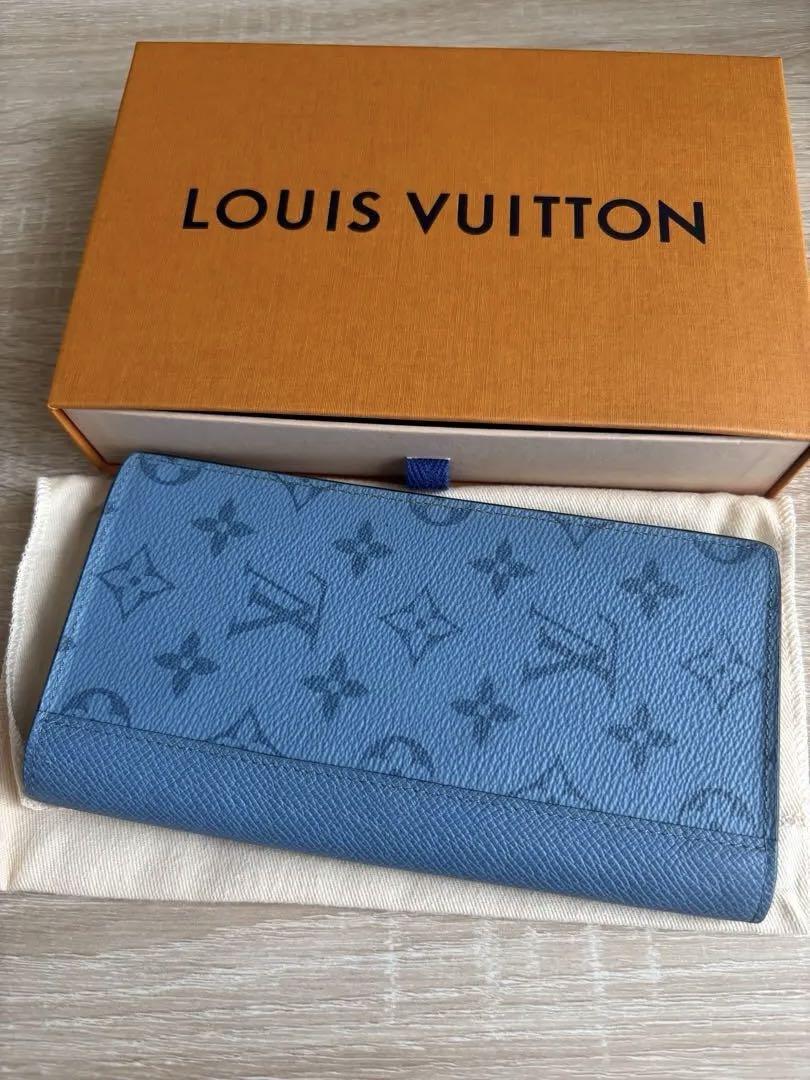 Louis Vuitton 二つ折り財布 青