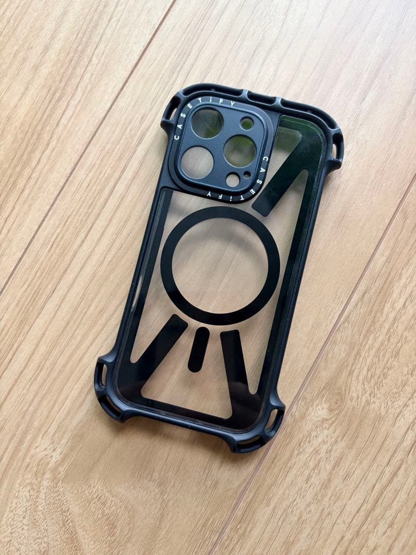 美品　CASETiFY iPhone16Proケース