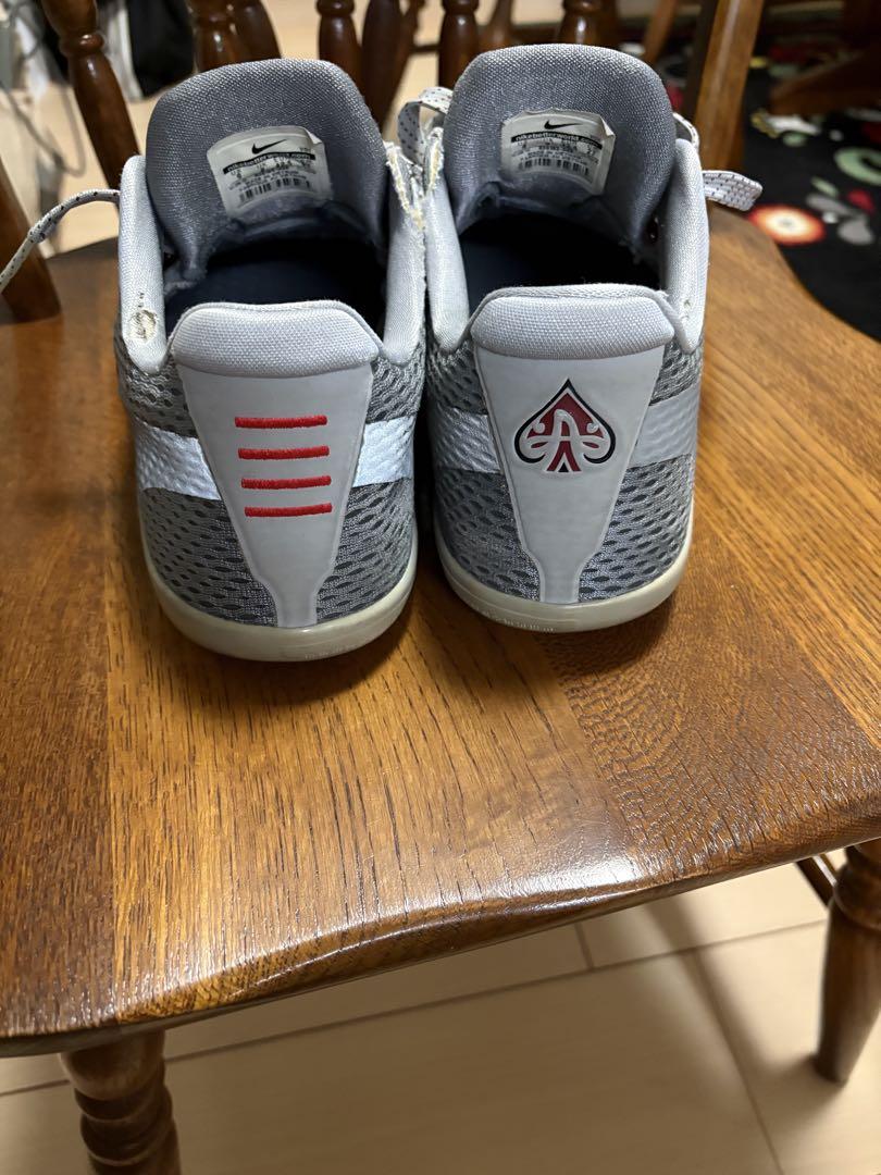 Nike Kobe 11 バスケットボールシューズ グレー/レッド