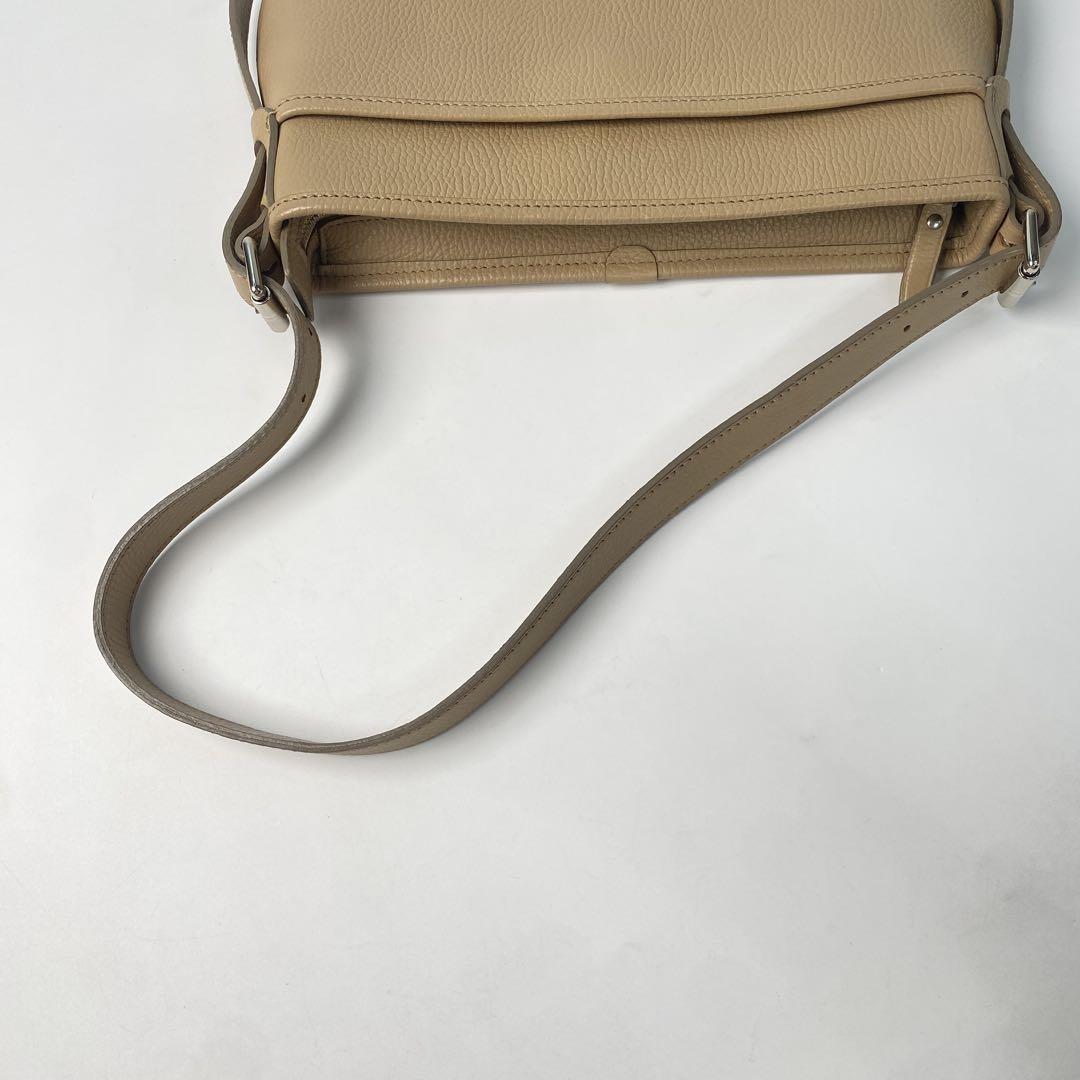 美品 バーバリー Burberry レザー ショルダーバッグ ベージュ