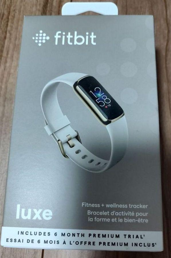 8400円 67%以上節約 Fitbit Luxeルナホワイト ソフトゴールドFB422GLWT-FRCJK