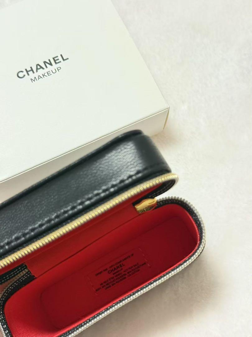 CHANEL ブラックレザーポーチ - メルカリ