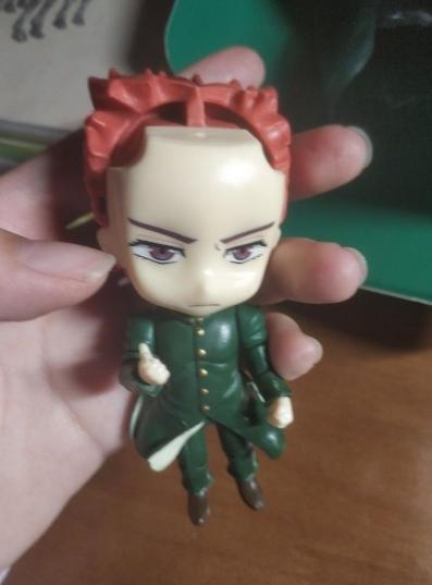 赤髪のキャラクター フィギュア