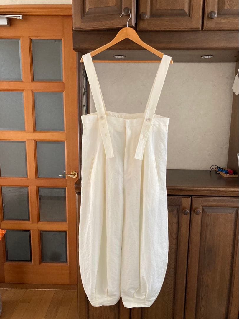 ETRE TOKYO サスペンダーヘムタックカーブパ ンツ