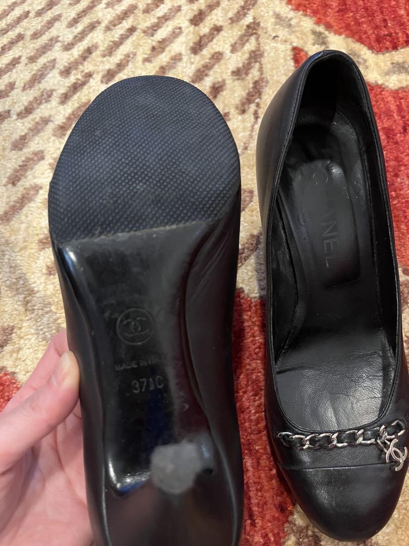 シャネル chanel ブラックレザー　パンプス チェーン