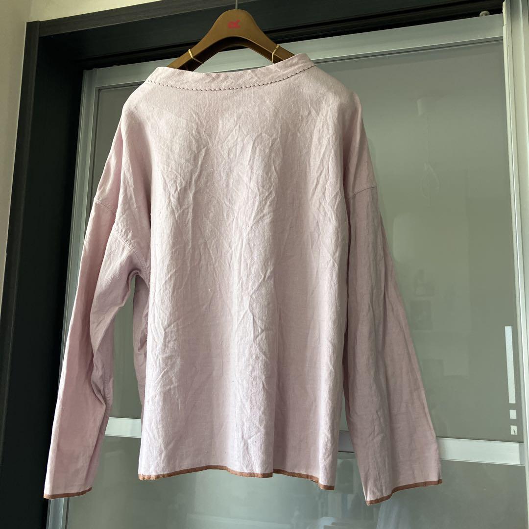 薄いピンクの長袖シャツ 45r