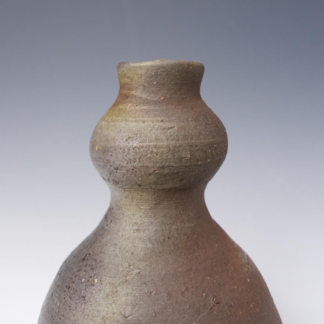 中村真(父 中村六郎)備前 瓢型 窯変徳利 共箱付 中村真(父 中村六郎)備前 瓢型 窯変徳利 共箱付