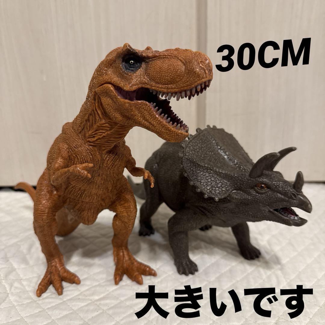 恐竜王国2012 キティ ティラノサウルス トリケラトプス フィギュア 激レア 恐竜 ティラノサウルス トリケラトプス フィギュア おもちゃ
