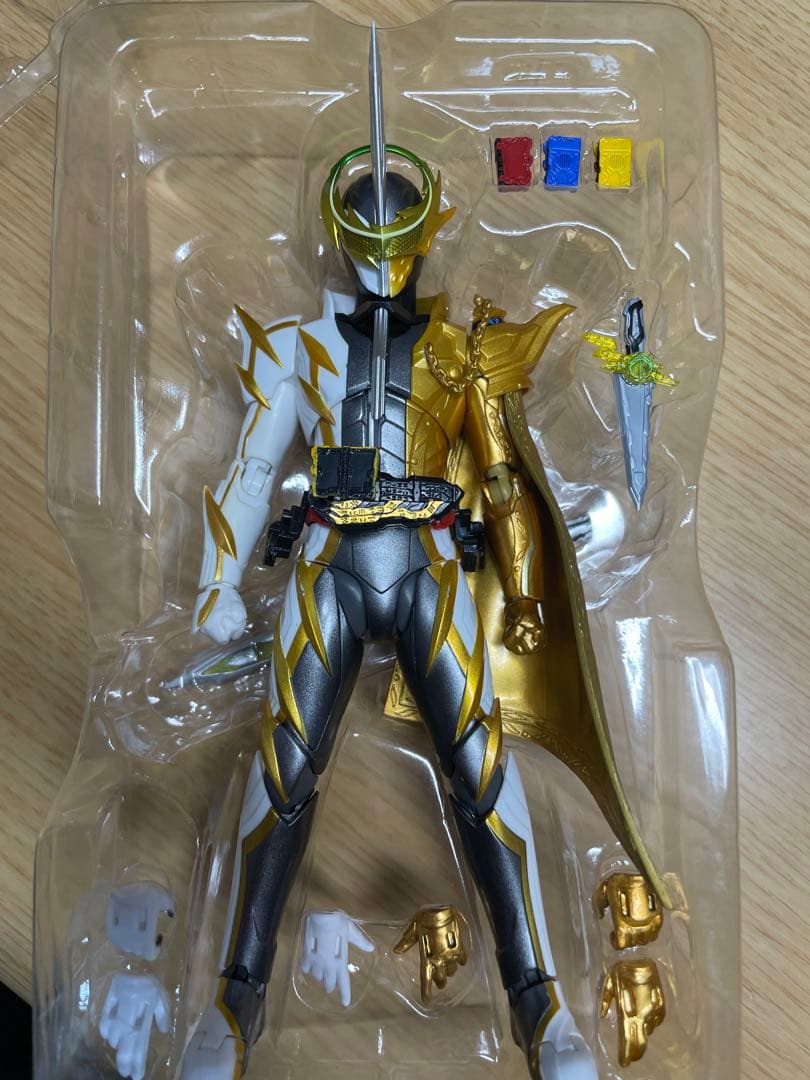 送料込・まとめ買い S.H.フィギュアーツ 仮面ライダーセイバー