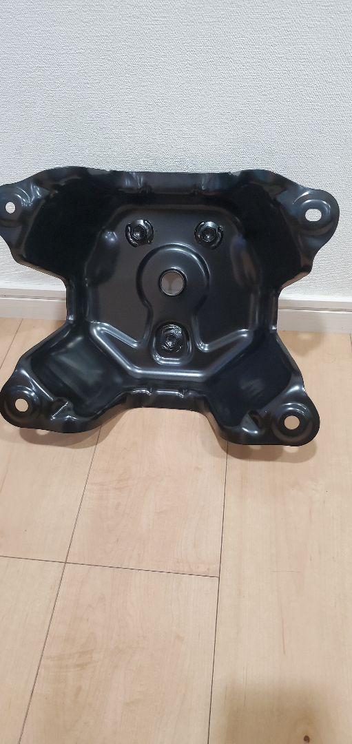 JB74　ジムニーシエラ　スペアタイヤブラケット　純正品
