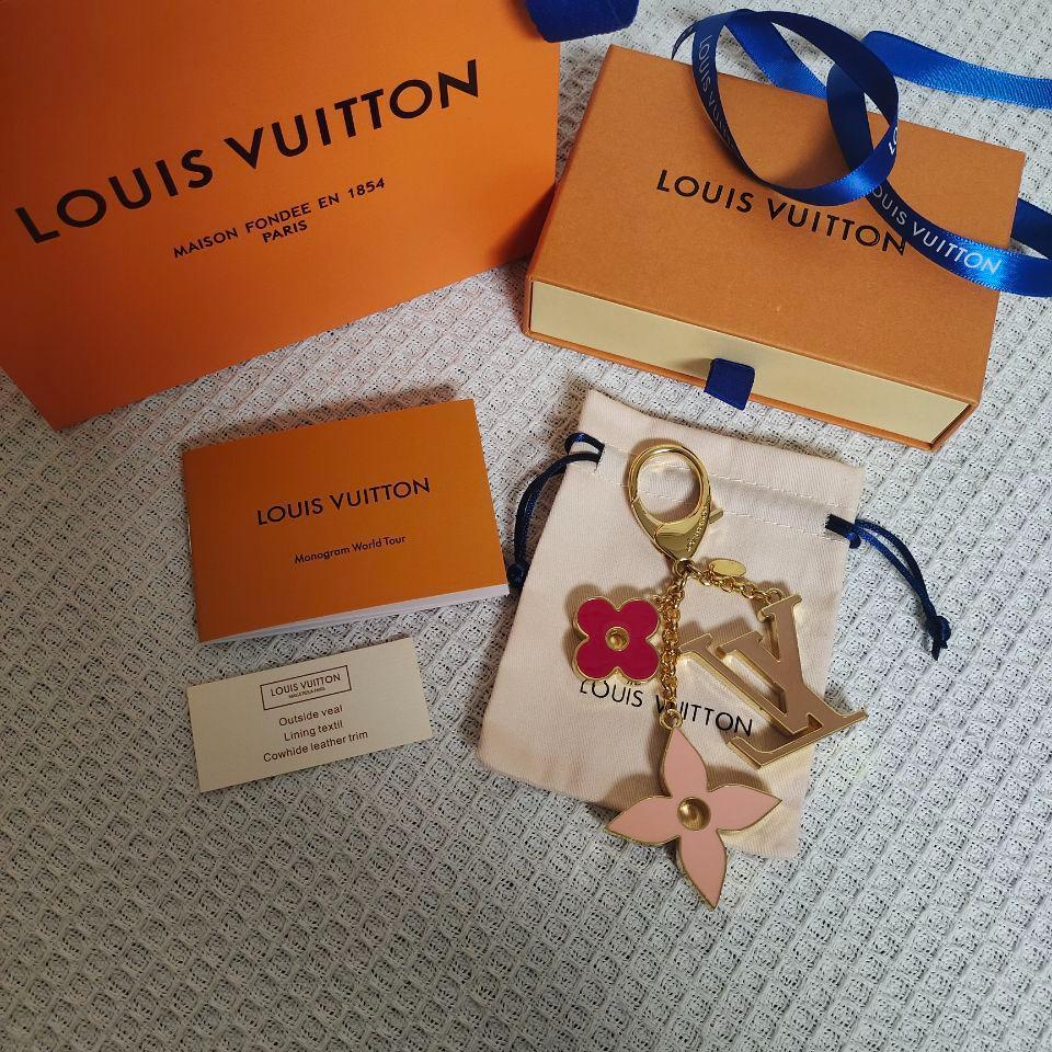 LOUIS VUITTON チャーム ピンク レッド