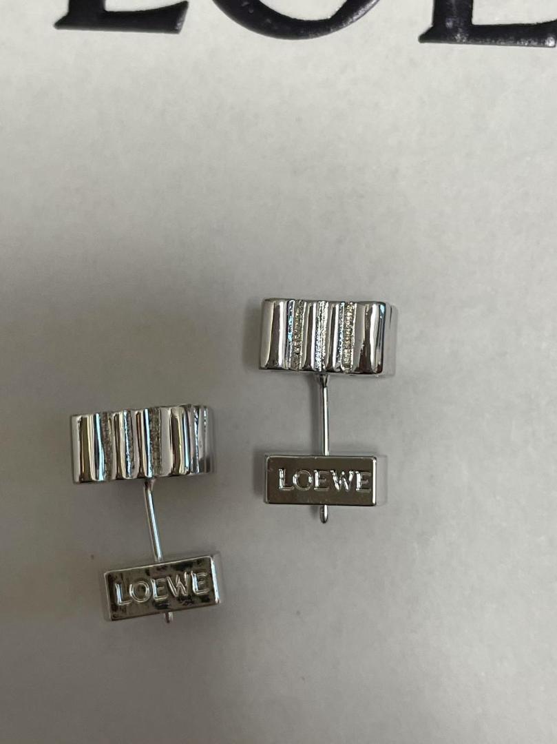 正規品　LOEWE 幾何学模様 ピアス LOEWE 幾何学模様 スタッド ピアス