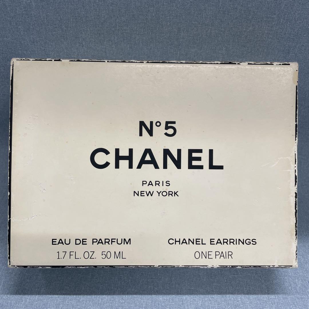 CHANEL / シャネル シャネルのパールイヤリングと香水のセット　ネックレス CHANEL / シャネル シャネルのパールイヤリングと香水のセット