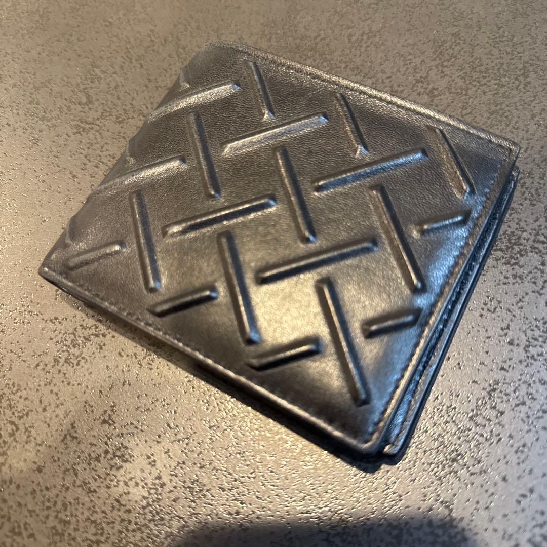 【高品質低価格】 BOTTEGA VENETA イントレチャートモチーフ 型押し 二つ折Bottega Veneta