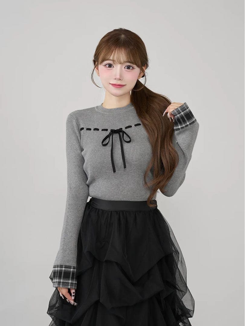 ダーリッチ　チェックカフスリボンニットトップス　グレー