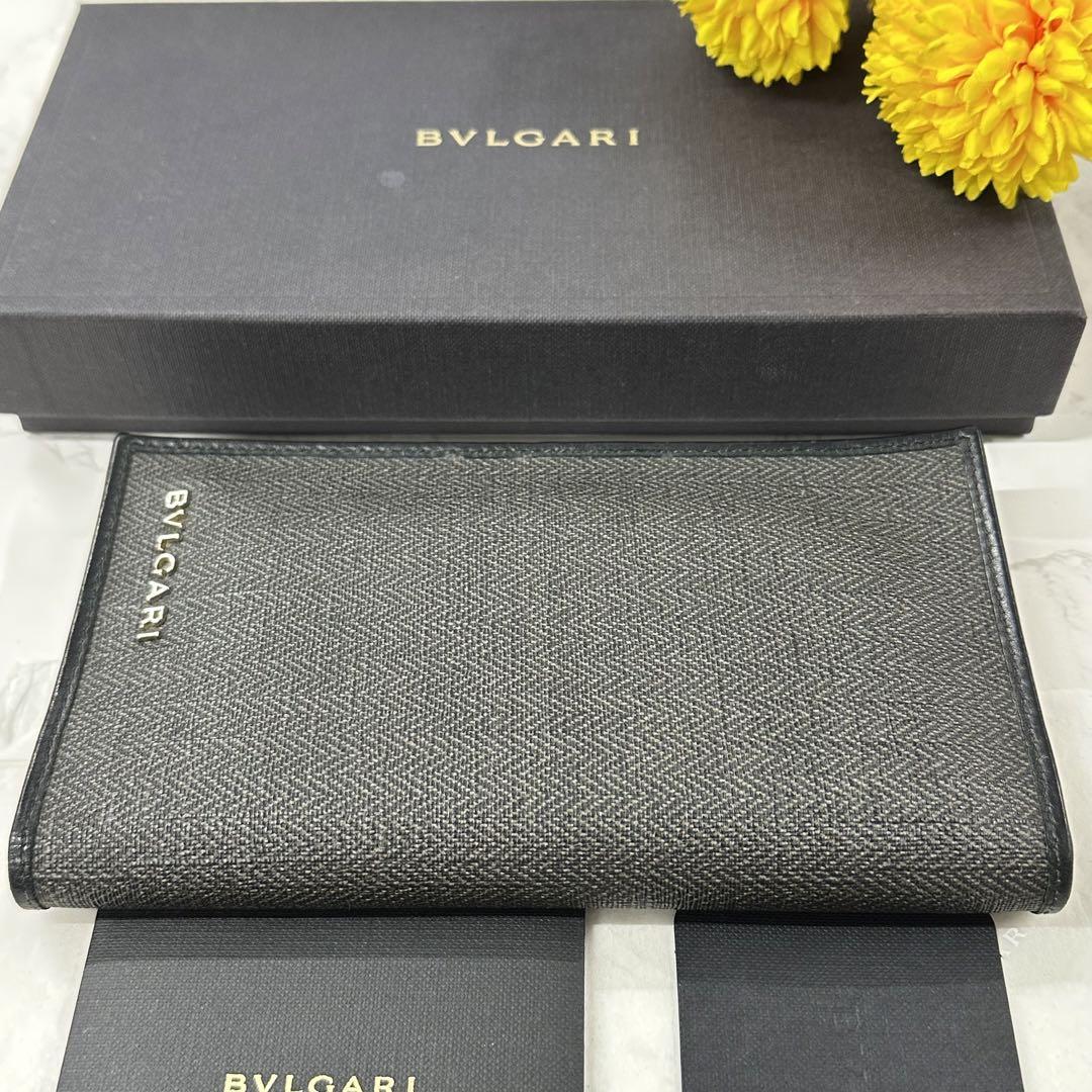 新品同様‼️ ブルガリ　BVLGARI 財布　二つ折り　長財布　ウィークエンド