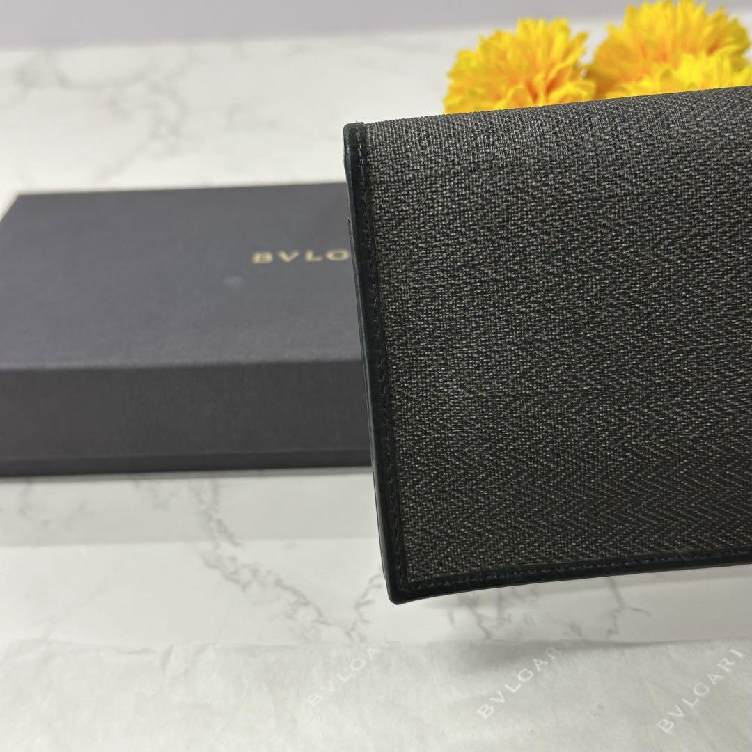 新品同様‼️ ブルガリ　BVLGARI 財布　二つ折り　長財布　ウィークエンド