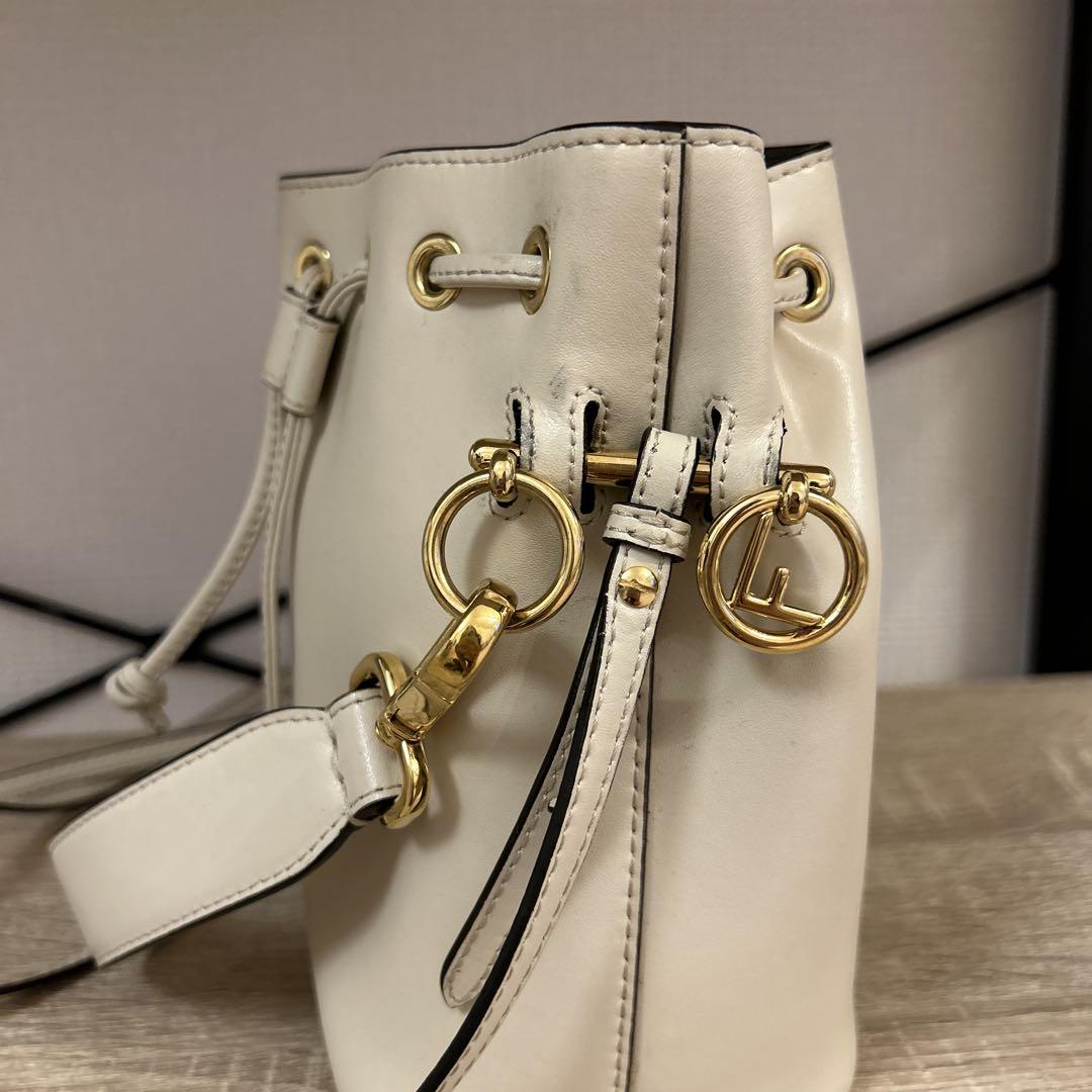 FENDIフェンディ　モントレゾール 巾着ショルダーバッグ