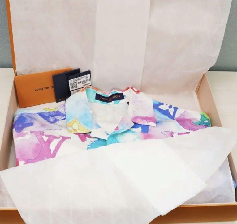 付属品完備　ルイヴィトン  LOUISVUITTON  マルチカラーシャツ