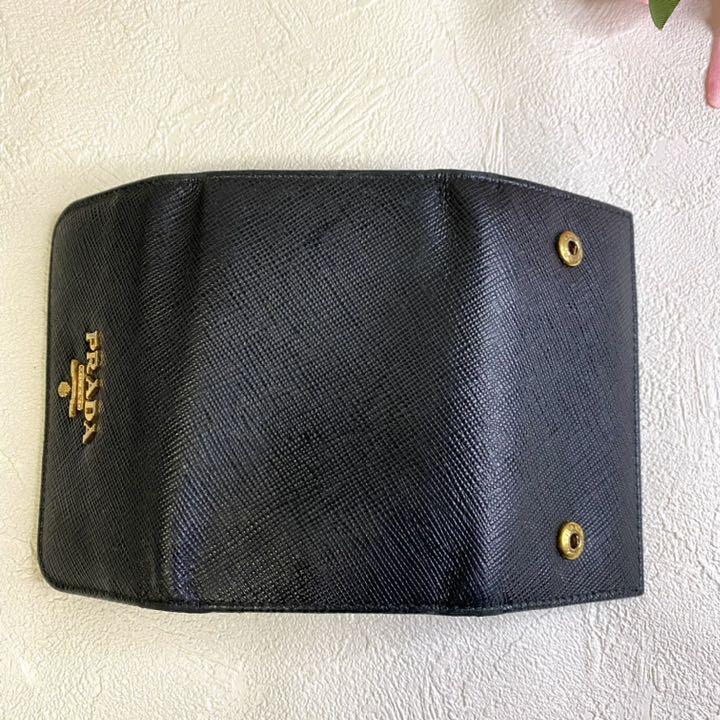 いありませ 美品✨PRADA ロゴ金具 ブラック 黒 6cu8t-m68189952659 プラダ キーケース サフィアーノレザー にプロフィ