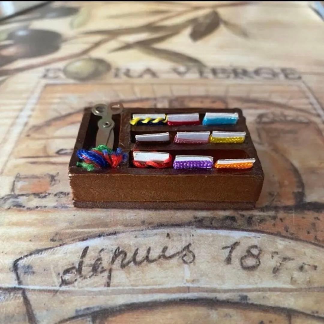 ドイツ　ミニチュア　ドールハウス　ボードヘニッヒ　アンティーク　縫製道具　ハサミ