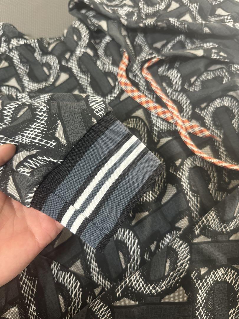 BURBERRY パーカー