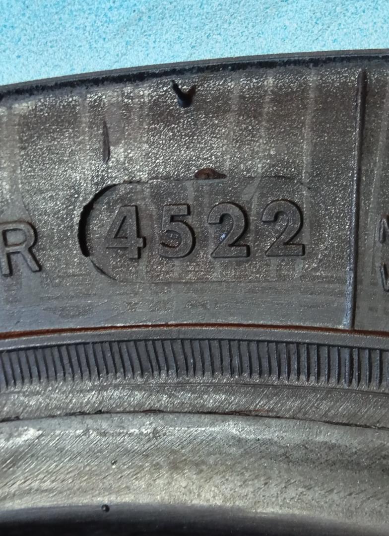 送料含未使用1本トラベルスターUN106　225/75R15ホワイトリボン