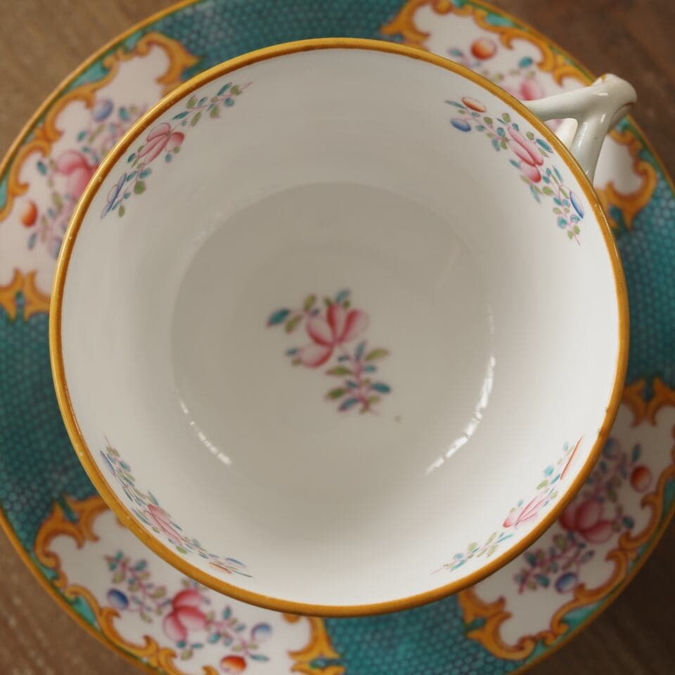 ラージカップ＆ソーサーC