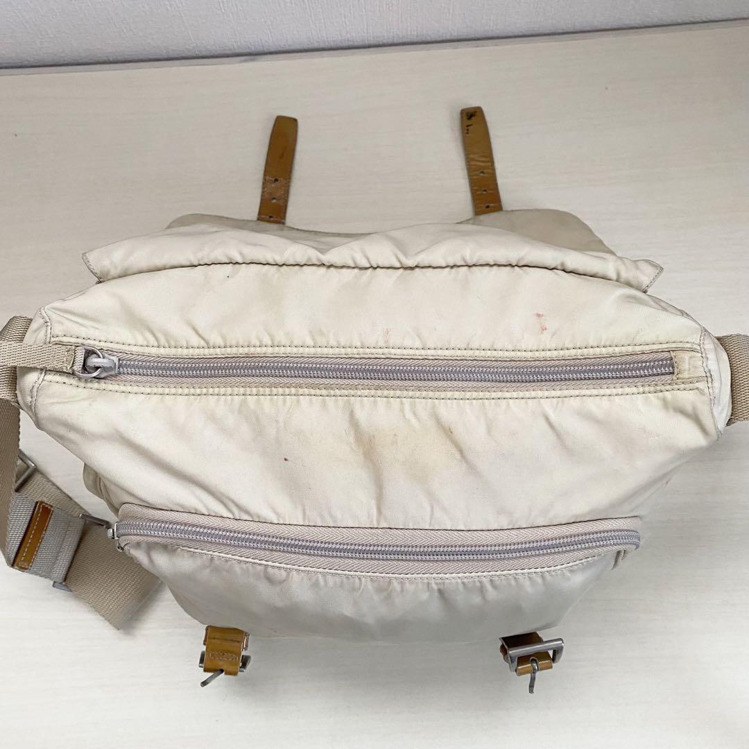 PRADA　プラダ　ショルダーバッグ　三角ロゴ　VELA SPORT　ベージュ