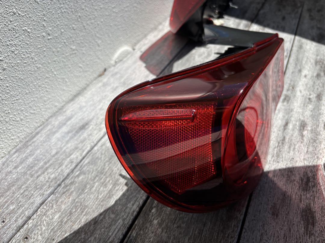 希少！tom'sテールランプ　zn6 86 BRZ