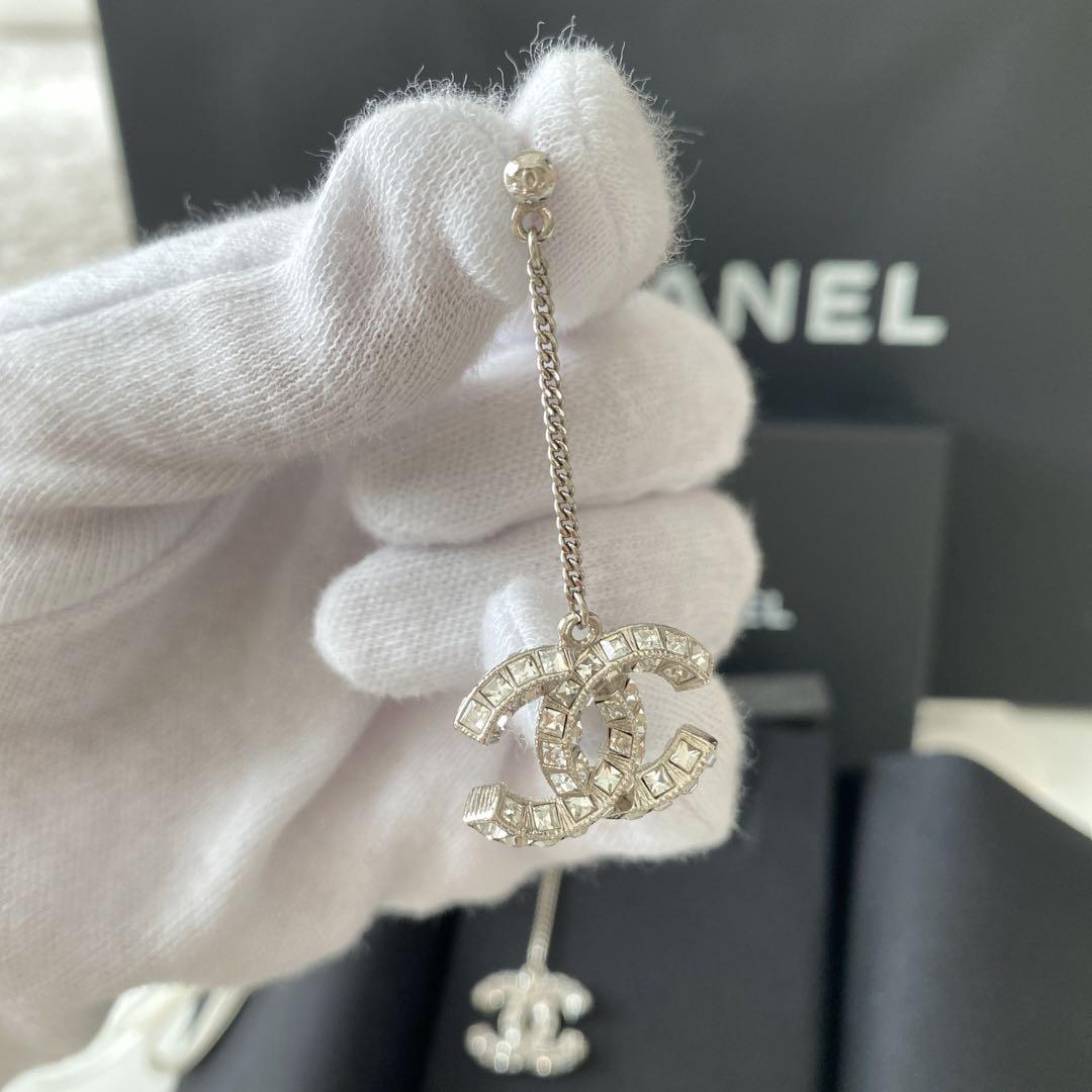 【5％OFF】 シャネルCHANELピアスCCマークチェーン両面全ラインストーン希少品 アクセサリー