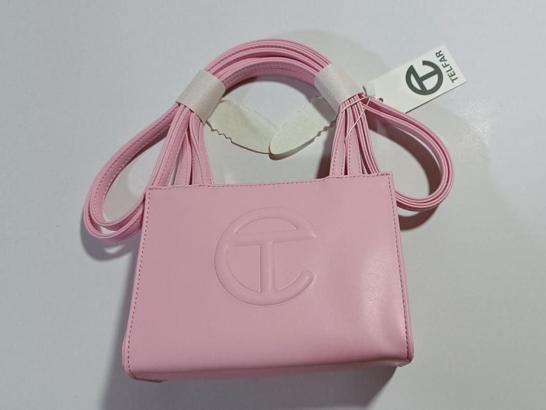 ✨大人気 Telfar ショルダーバッグ mini ピンク Telfar同様 mini ピンクショルダーバッグ ピンク - メルカリ