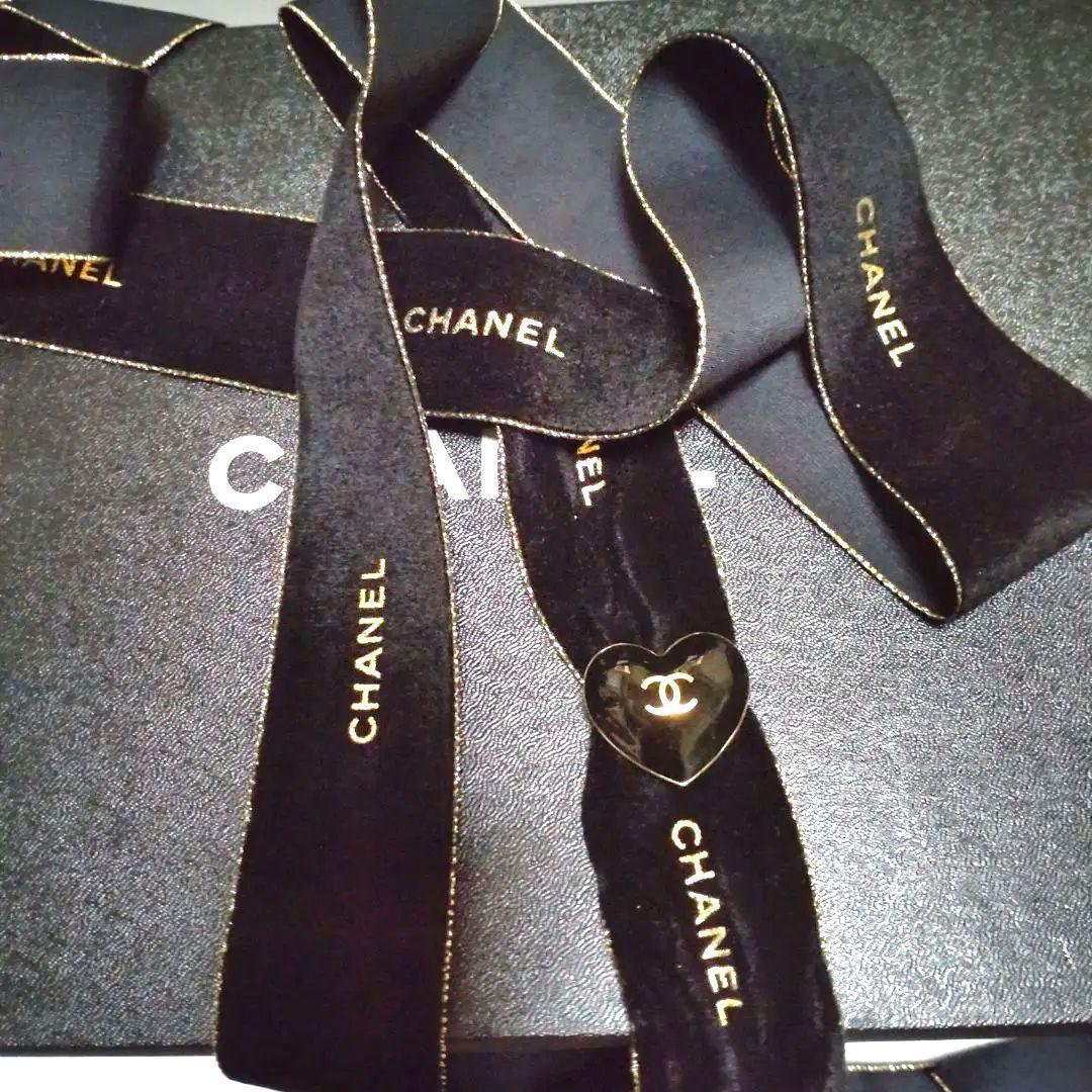 CHANEL　クリスマス　ホリデーラッピング　リボン