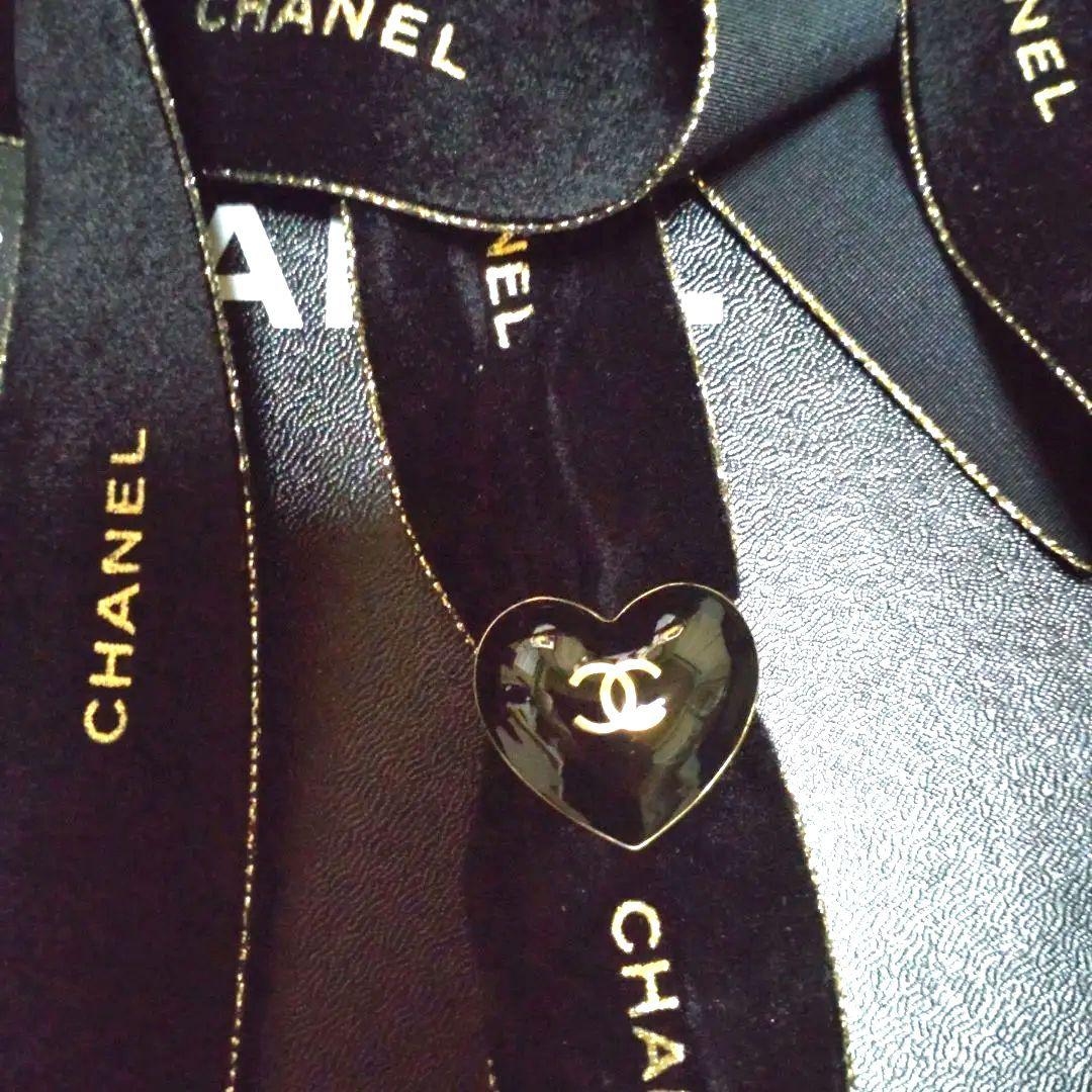 CHANEL　クリスマス　ホリデーラッピング　リボン