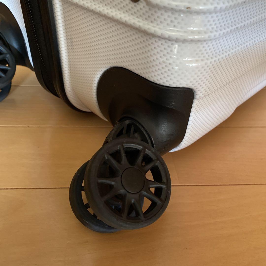 【美品】ALI　スーツケース ハードキャリー 31L カーボン　ホワイト　機内用