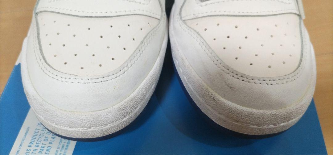【当店一番人気】 Forum 美品、人気サイズ】adidas Low メルカリ - 箱あり 白青 27cm 靴