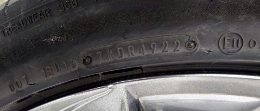 クラウン　クロスオーバー　純正アルミホイール　225/45R21 １本のみ