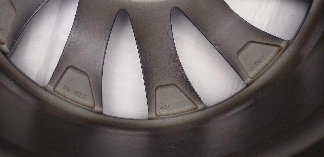 クラウン　クロスオーバー　純正アルミホイール　225/45R21 １本のみ