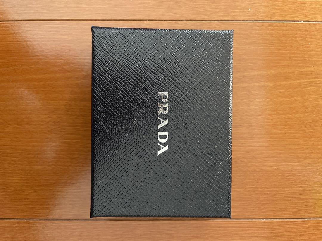 ブラダ写真入れ PRADA プラダ 小物入れ（プラダ ドーム型 ポーチ 1ND005 小物