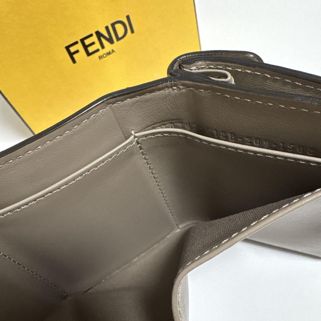 FENDI 三つ折り財布※写真をご確認ください