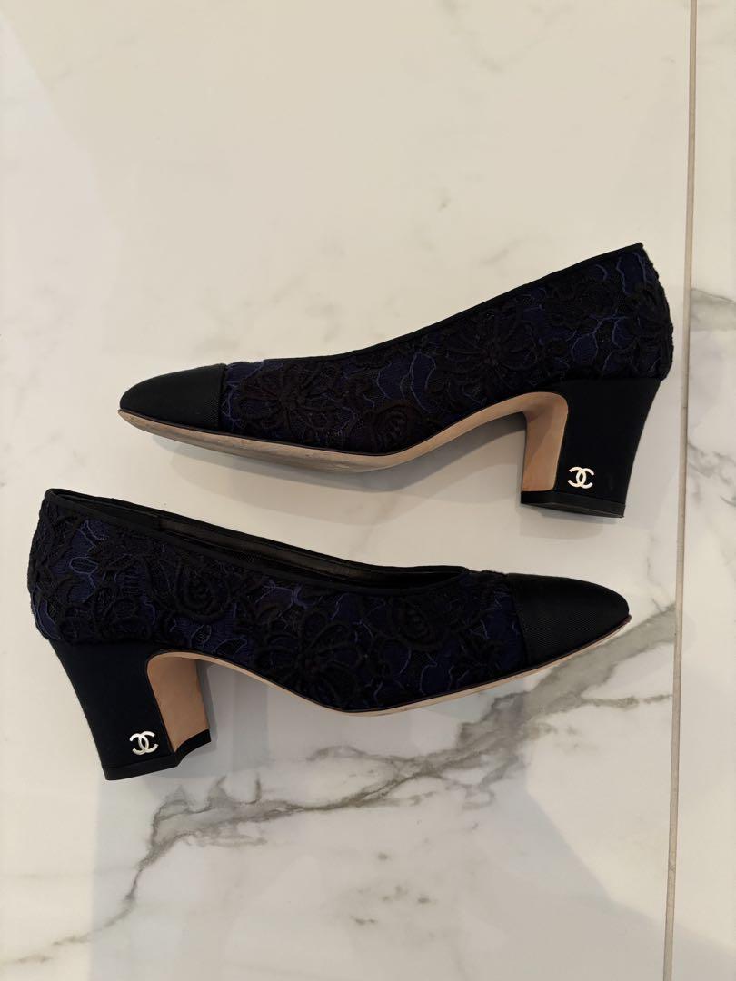 CHANEL 黒とネイビー レース パンプス　サイズ34 1/2 C