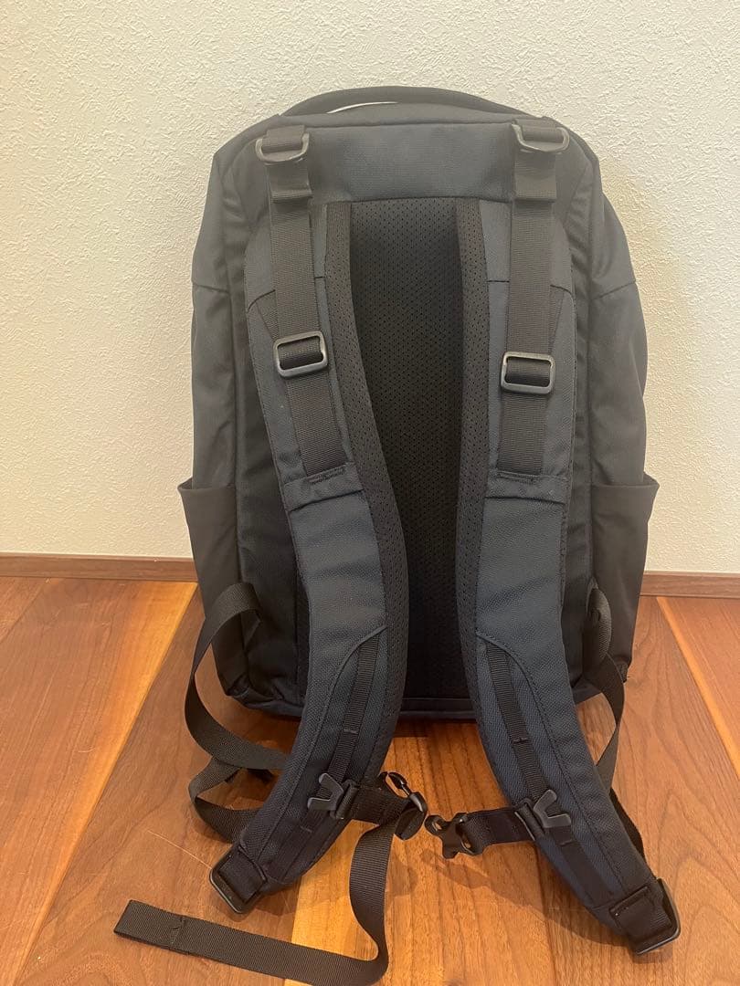 【美品】District 18 MYSTERY RANCH ブラックバックパック 【美品】District 18 MYSTERY RANCH ブラックバックパック