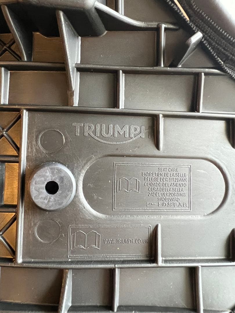 bobber 純正シート