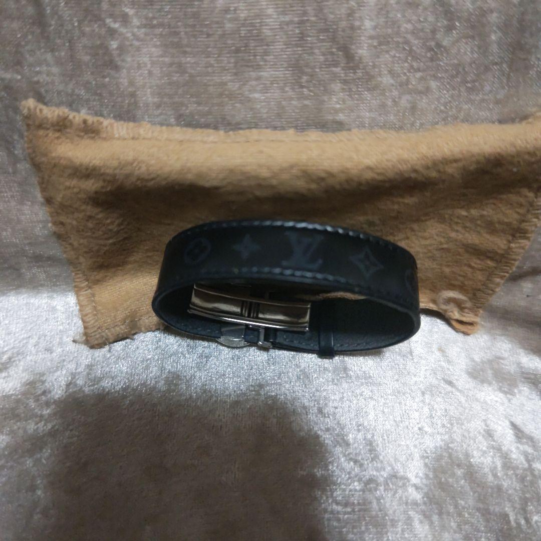 Louis Vuitton ブラックレザーバングル