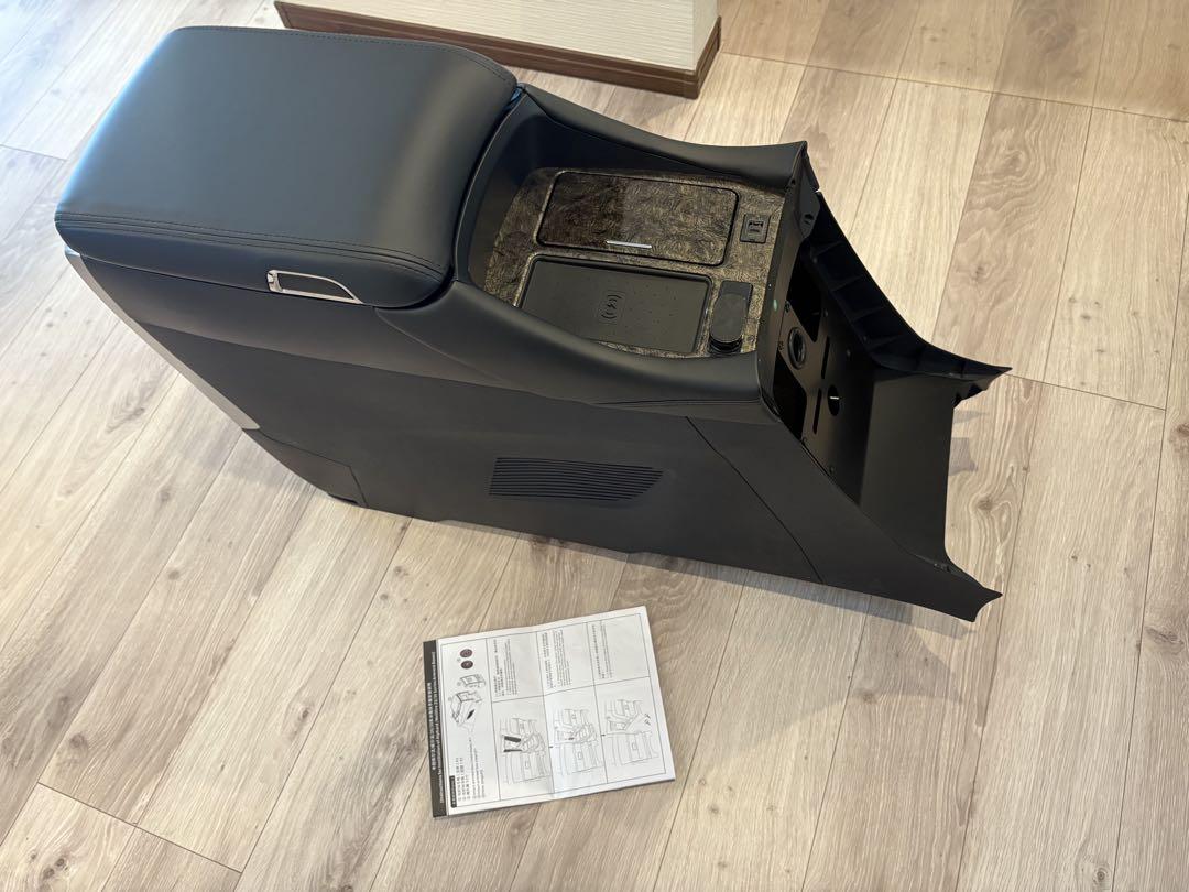 美品)30アルファード　コンソール　大型