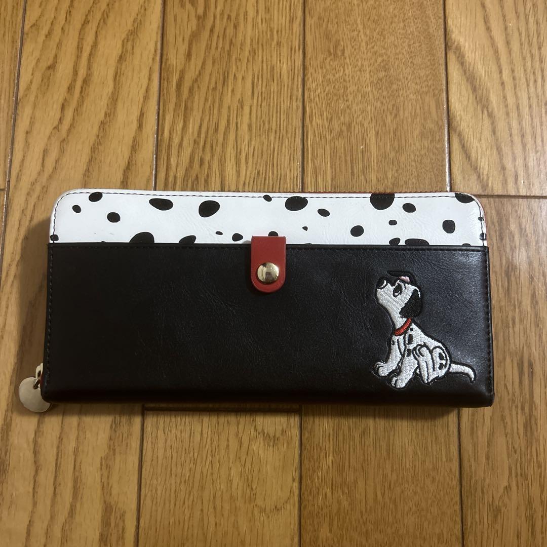 101匹わんちゃんがモチーフ　ベルメゾン ディズニー　刺繍長財布