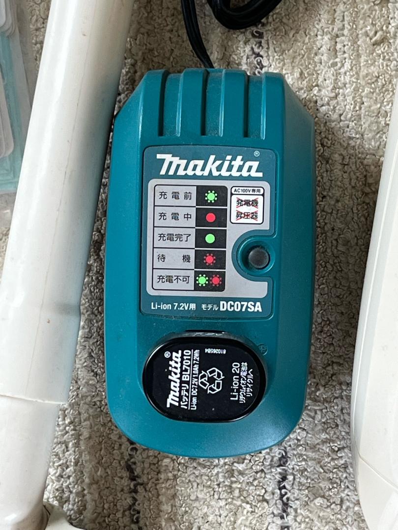 マキタ 充電式クリーナー 掃除機 コードレス 充電器電池付属